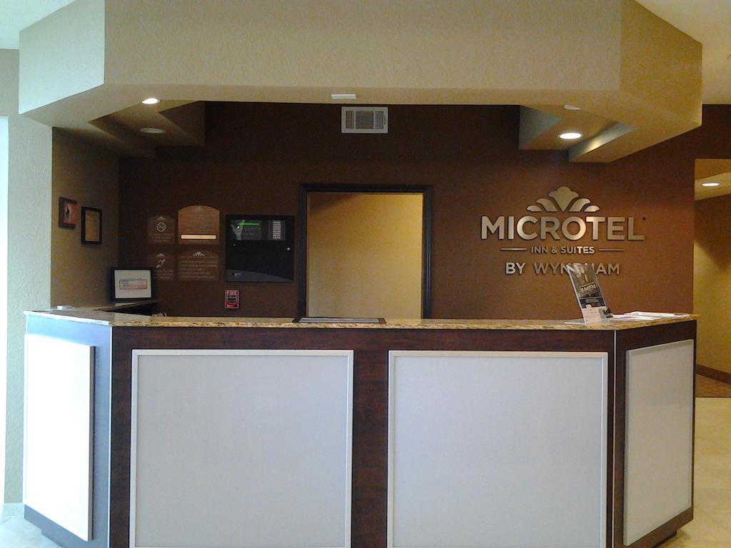 Microtel Inn & Suites Cotulla Bagian luar foto