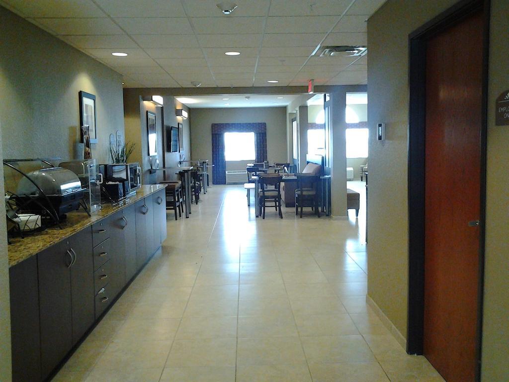 Microtel Inn & Suites Cotulla Bagian luar foto