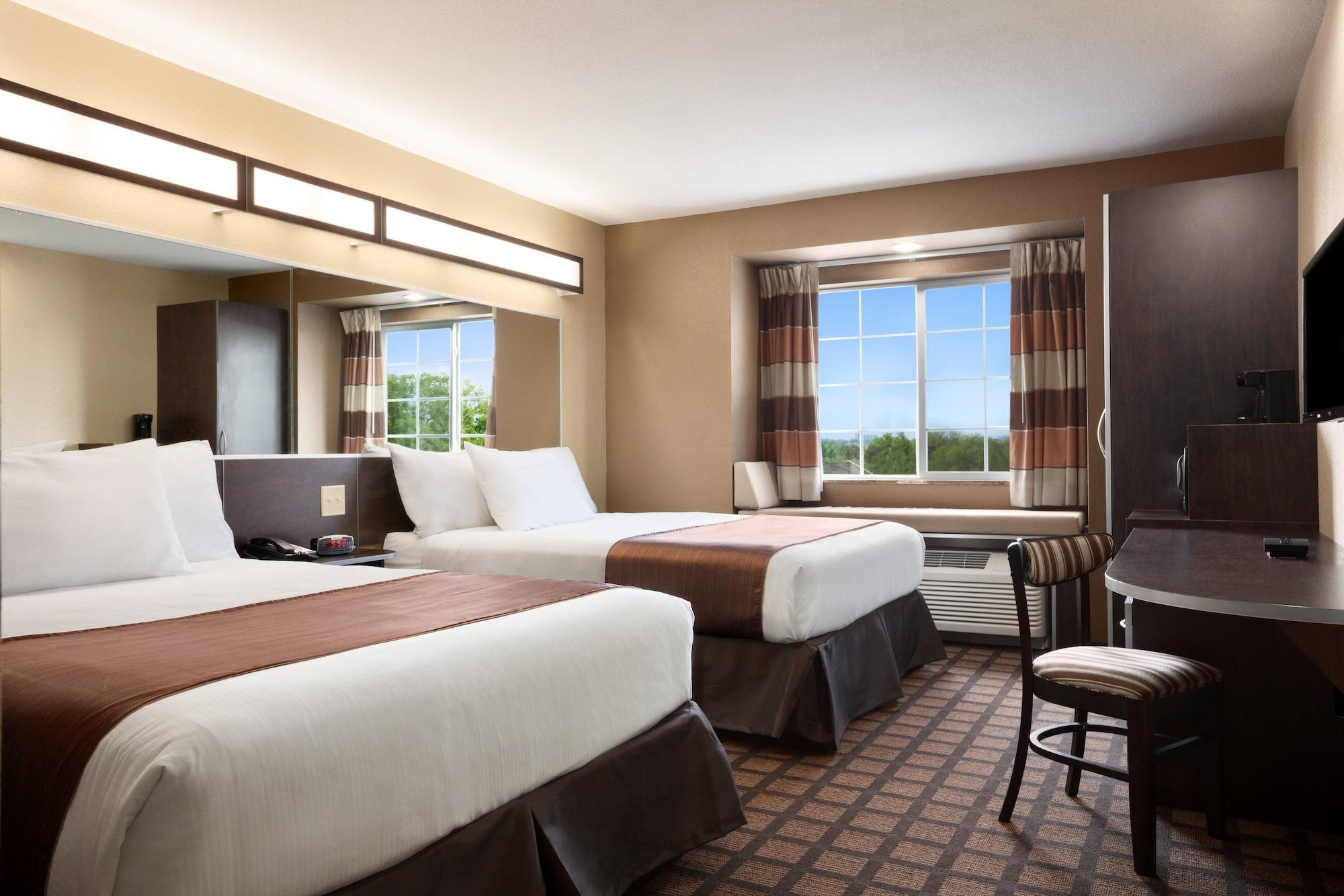 Microtel Inn & Suites Cotulla Bagian luar foto