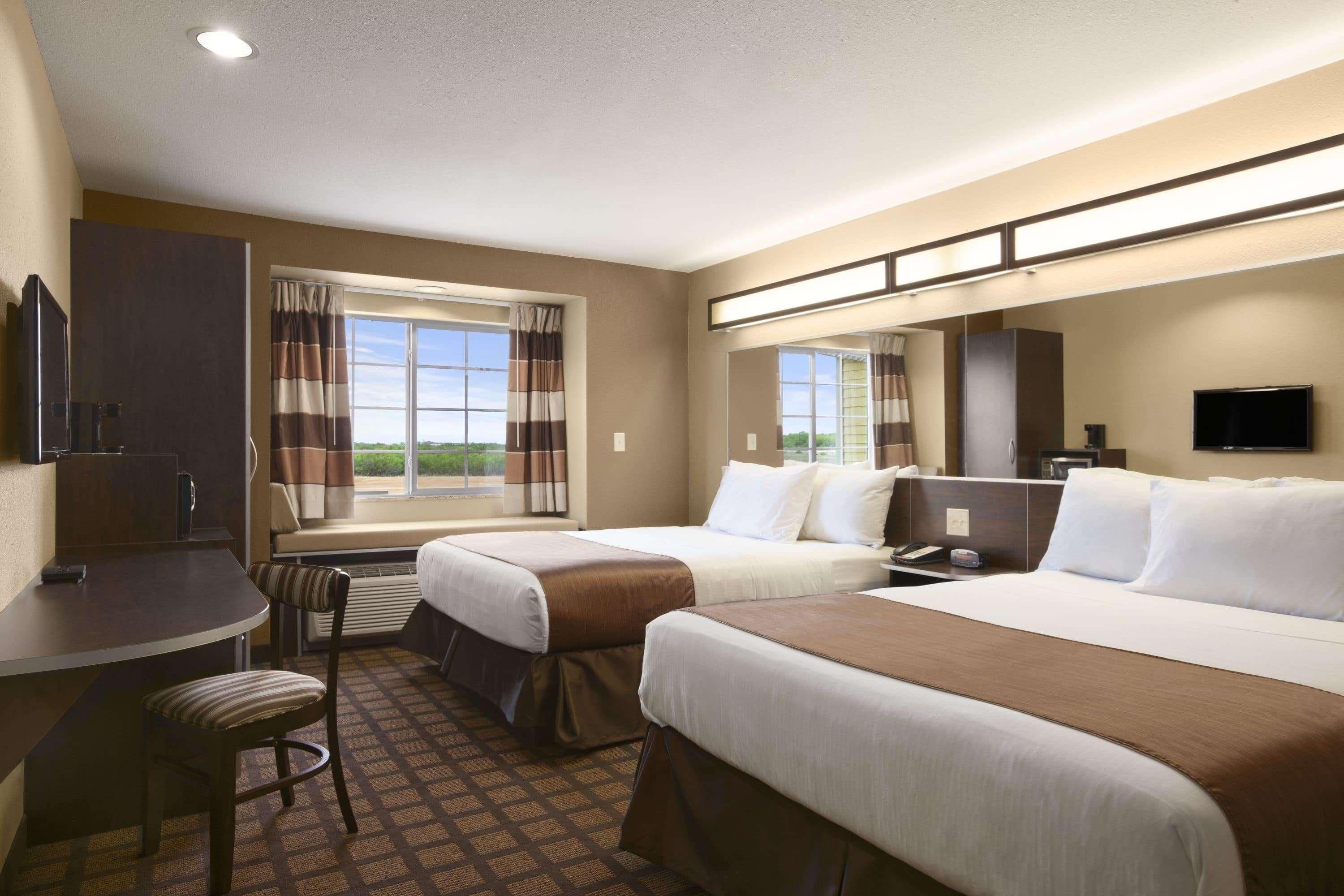 Microtel Inn & Suites Cotulla Bagian luar foto