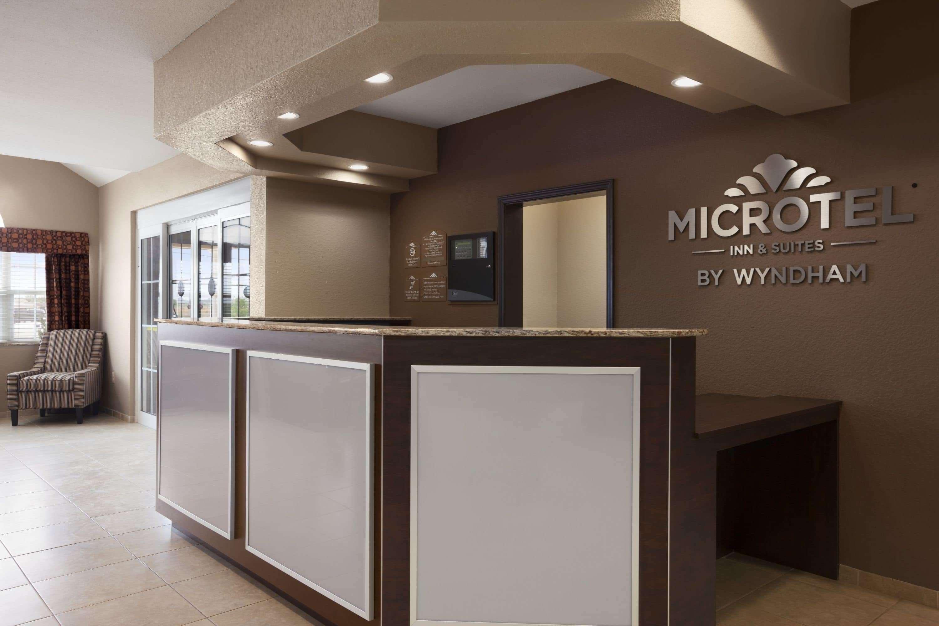 Microtel Inn & Suites Cotulla Bagian luar foto